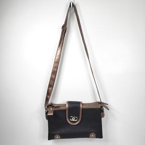 GOLD COAST Crossbody Bag.
